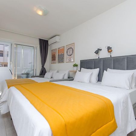 Side By Side Apartments Сплит Екстериор снимка