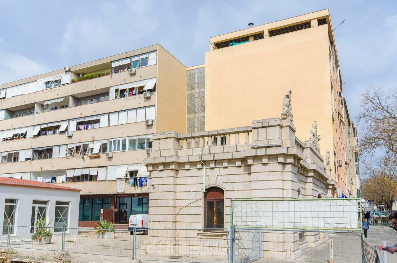 Side By Side Apartments Сплит Екстериор снимка