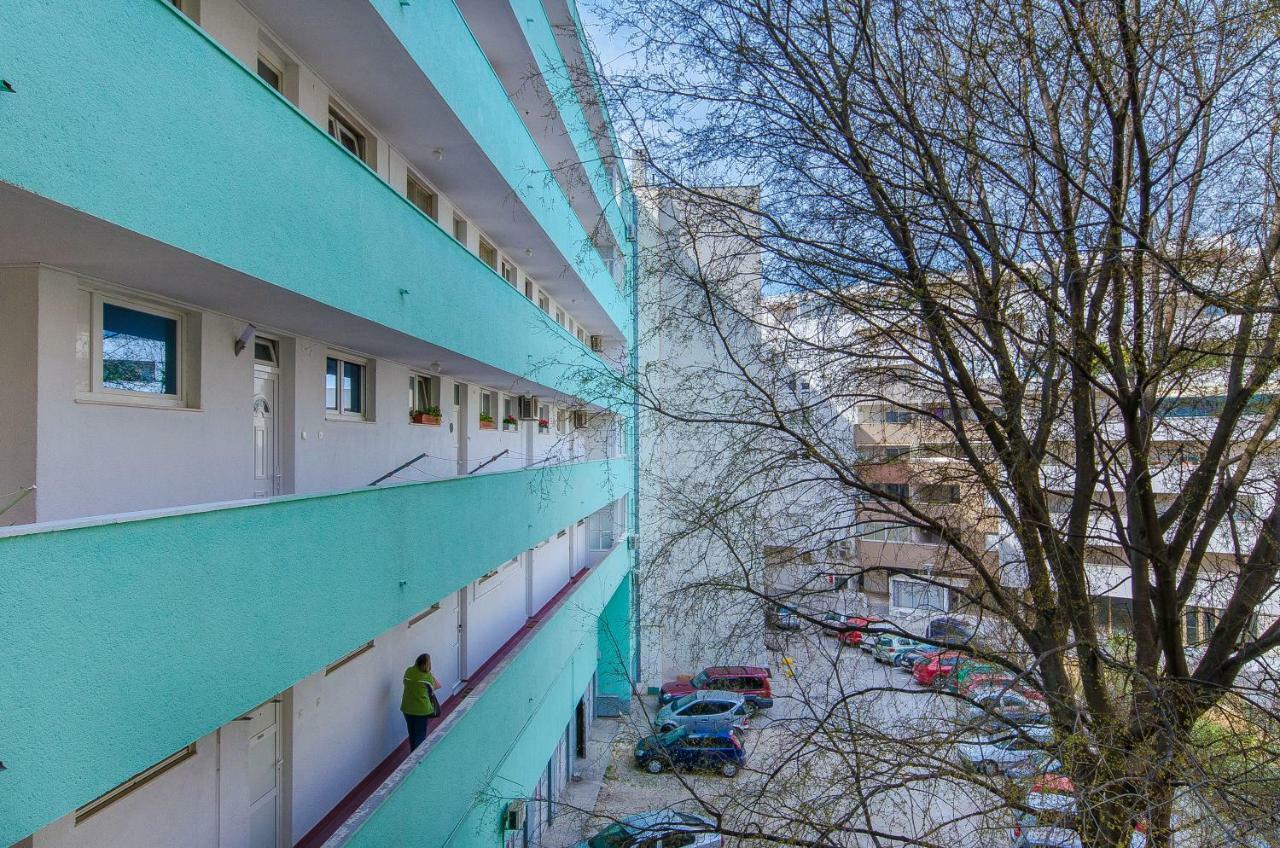 Side By Side Apartments Сплит Екстериор снимка